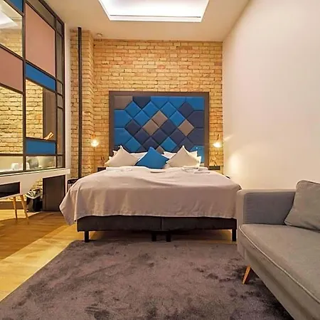 The Loft 4*
