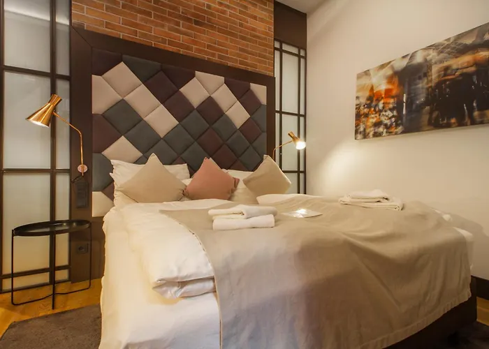 מלון The Loft 5*